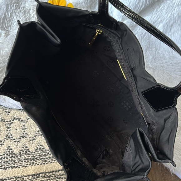 Tory Burch Ella Patent Tote Set - Picture 7 of 12